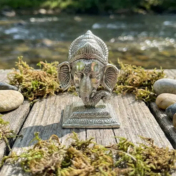 Porta Incienso de Metal Ganesha – Protección y Apertura de Caminos