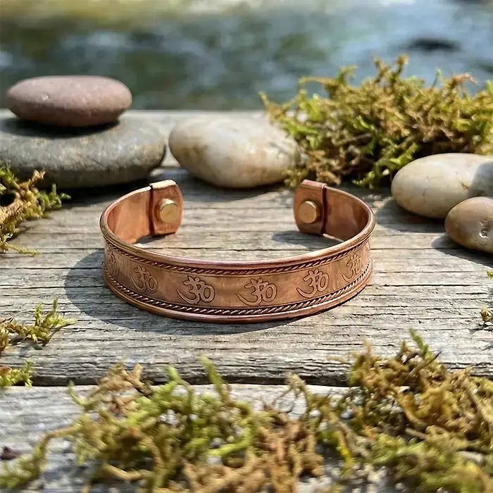 Pulsera de Cobre con Imán Om – Equilibrio y Paz Interior