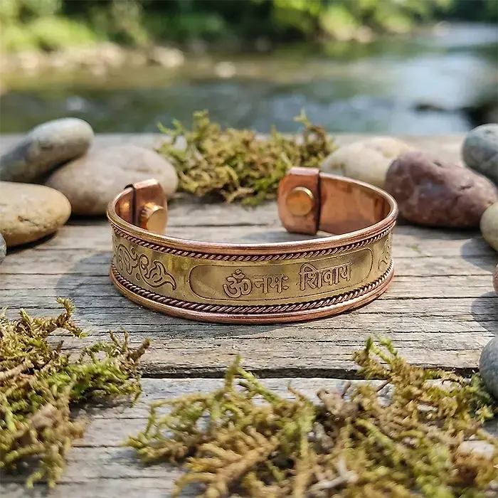 Pulsera de Cobre con Imán Om Namah Shivaya – Paz Interior y Transformación Consciente
